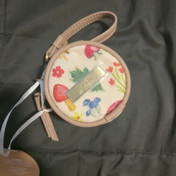 Jujube Eco BFF Truffle Diaper Bag - Picture 11 of 14